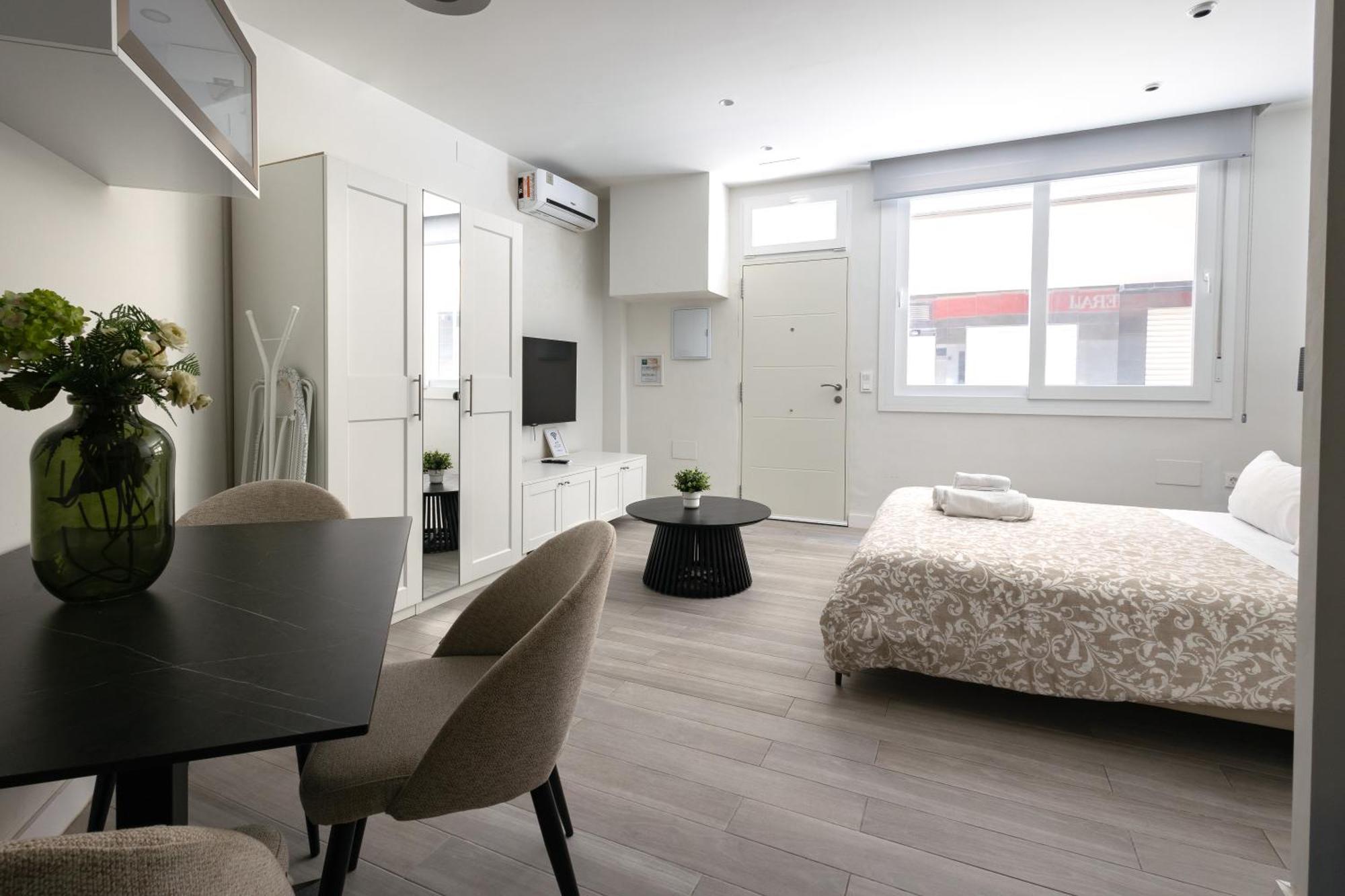 Premium Malagueta Suite Malaga Exterior photo
